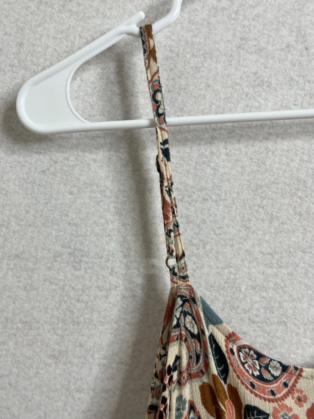 O’Neill Saltwater Essentials Boho Paisley Floral Flowy Tank Top Size S - Picture 4 of 6